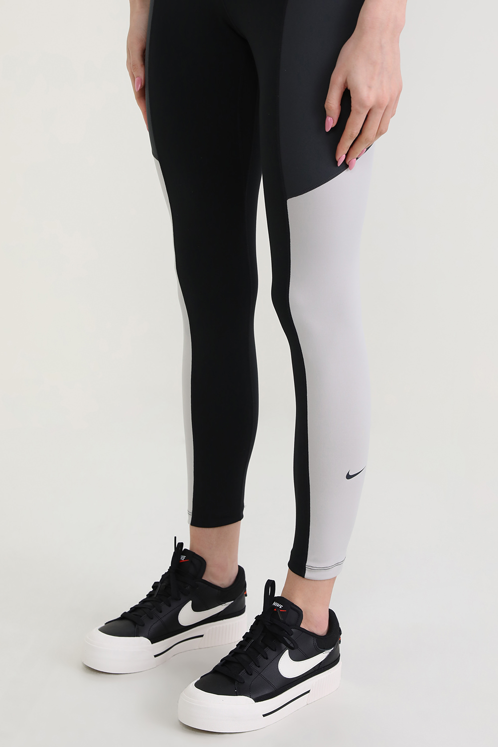 תמונת כל הלוק של נעלי ספורט קורט לגאסי